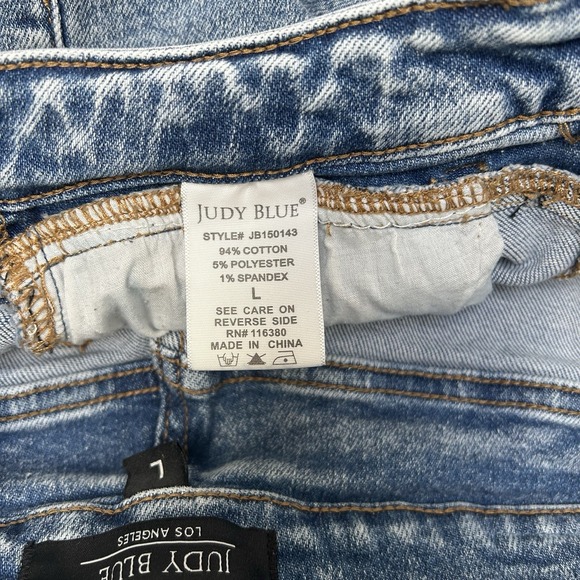 Judy Blue Hi-Rise 2-Tone Yoke Denim Jean Shorts Size Large Style #150143 - Picture 3 of 5